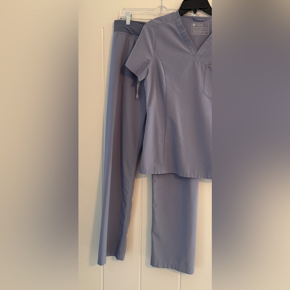 Figs Women's Scrub Set (Top + Bottoms) in Light Lavender Blue